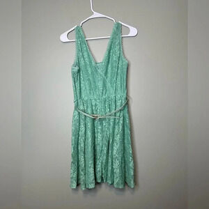 Green lace belted‎ dress